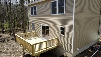 New construction with vaulted ceilings. Great starter or - photo 4