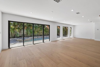 Perfectly positioned a few blocks from the Intracoastal in the - photo 14