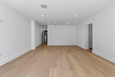 Perfectly positioned a few blocks from the Intracoastal in the - photo 25