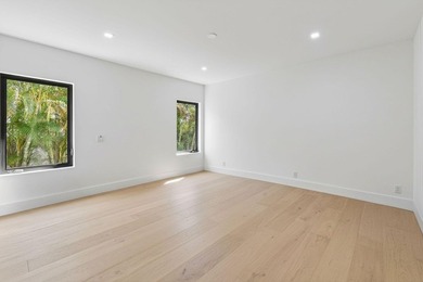 Perfectly positioned a few blocks from the Intracoastal in the - photo 28