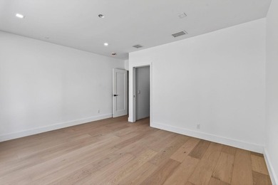 Perfectly positioned a few blocks from the Intracoastal in the - photo 33