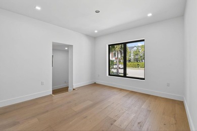 Perfectly positioned a few blocks from the Intracoastal in the - photo 37