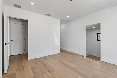 Perfectly positioned a few blocks from the Intracoastal in the - photo 38
