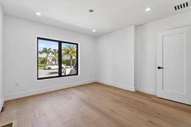 Perfectly positioned a few blocks from the Intracoastal in the - photo 39