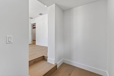 Perfectly positioned a few blocks from the Intracoastal in the - photo 41
