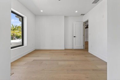 Perfectly positioned a few blocks from the Intracoastal in the - photo 42