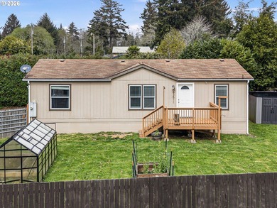 Cute 3 bed/2 bath a third of a mile to Barview Wayside Beach - photo 2