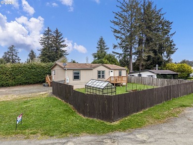 Cute 3 bed/2 bath a third of a mile to Barview Wayside Beach - photo 3