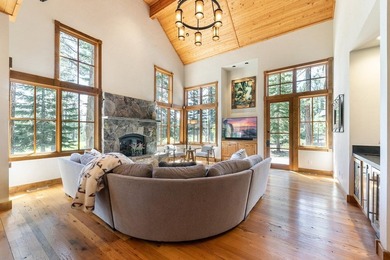 Set within a quiet cul-de-sac in Lahontan Golf Club, 115 Bob - photo 5