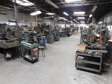 First time on the market this Commercial Job Shop with CNC Mills - photo 11