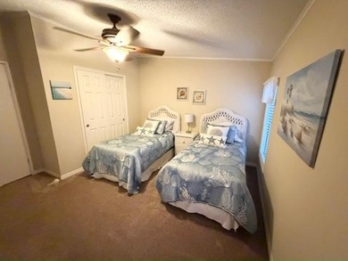 Centrally located, this bright & sunny 2BD/2BA home offers an - photo 15