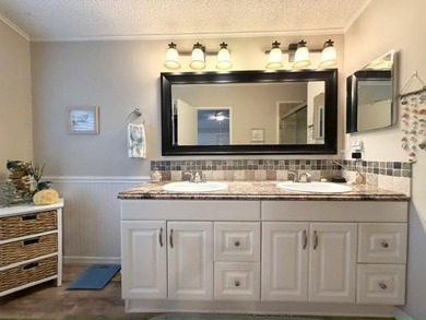 Centrally located, this bright & sunny 2BD/2BA home offers an - photo 16