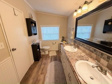 Centrally located, this bright & sunny 2BD/2BA home offers an - photo 18