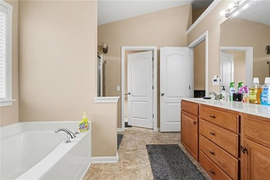 Welcome to Mirror Lake, where resort-style living meets everyday - photo 24