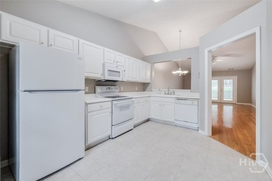 Lovely single-story, well-kept townhome in River Pointe is - photo 3