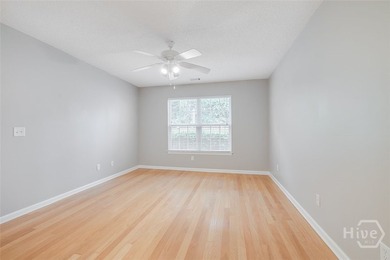 Lovely single-story, well-kept townhome in River Pointe is - photo 6