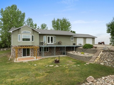 Set on 3.8 acres in Lakeview Estates near Fort Stevenson State - photo 1