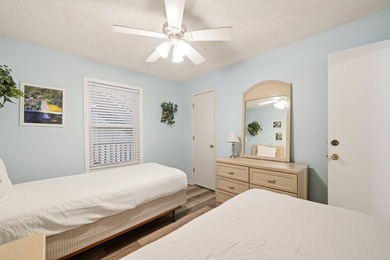 Amazing opportunity to own a 3-bedroom condo in the sought-after - photo 22