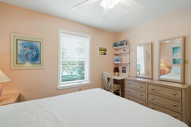 Amazing opportunity to own a 3-bedroom condo in the sought-after - photo 25
