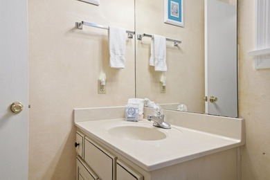 Amazing opportunity to own a 3-bedroom condo in the sought-after - photo 27