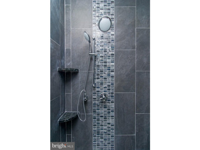 LUXURY CONDO AT HARBORVIEW TOWERS, The Place to be Impressed! As - photo 36