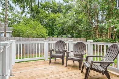 AMAZING Bungalow in the Beaufort Historic District / Northwest - photo 15