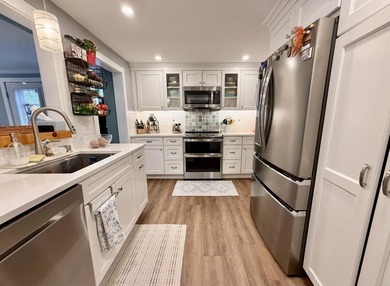 This beautifully maintained 3-bedroom, 2-bath Cape offers - photo 16