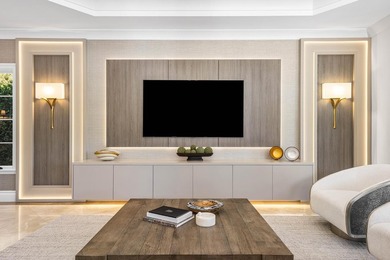 Beyond the gates of a private motor court, this six-bedroom golf - photo 18
