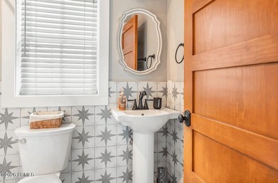 AMAZING Bungalow in the Beaufort Historic District / Northwest - photo 22