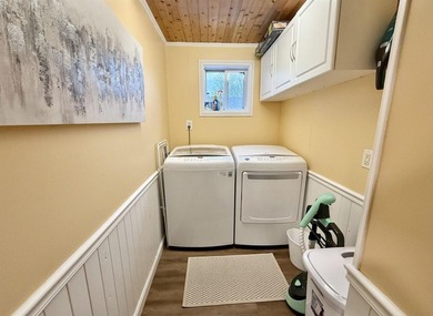 This beautifully maintained 3-bedroom, 2-bath Cape offers - photo 22
