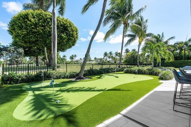 Beyond the gates of a private motor court, this six-bedroom golf - photo 23