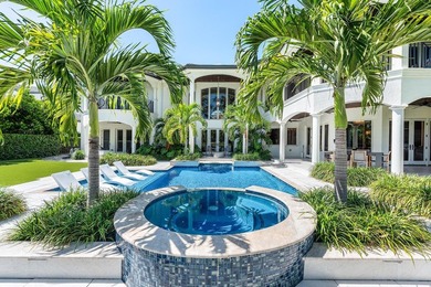 Beyond the gates of a private motor court, this six-bedroom golf - photo 25