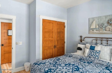 AMAZING Bungalow in the Beaufort Historic District / Northwest - photo 26