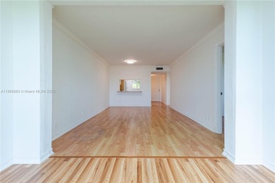 Lake Condo For Sale in Davie, Florida
