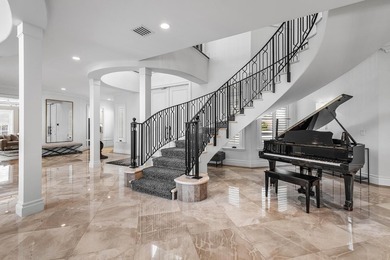 Beyond the gates of a private motor court, this six-bedroom golf - photo 40