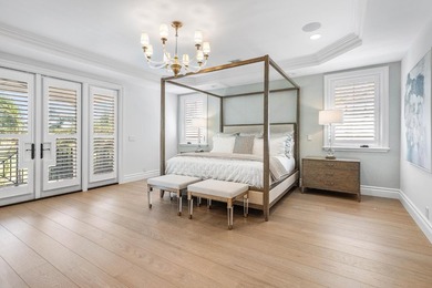 Beyond the gates of a private motor court, this six-bedroom golf - photo 45