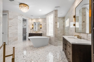 Beyond the gates of a private motor court, this six-bedroom golf - photo 49