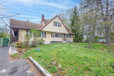 This expansive farm ranch style home features two separate - photo 1