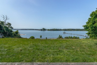 Stunning brick home built on 2 waterfront lots, in a premier - photo 15