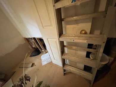 A Fixer Upper with lots of Potiential!! An ideal situation for - photo 22
