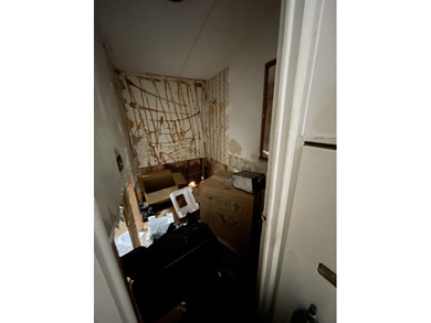A Fixer Upper with lots of Potiential!! An ideal situation for - photo 24