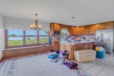 Stunning brick home built on 2 waterfront lots, in a premier - photo 27