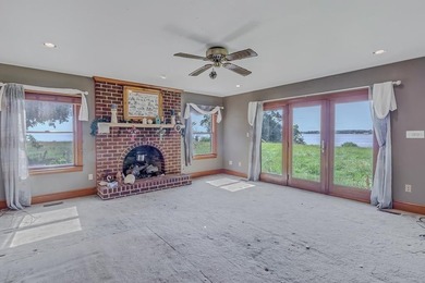 Stunning brick home built on 2 waterfront lots, in a premier - photo 28
