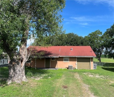 Lake Home For Sale in Lake City, Texas