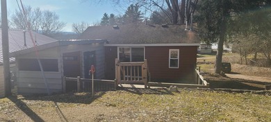 Mississippi River - Allamakee County Home For Sale in Harpers Ferry Iowa