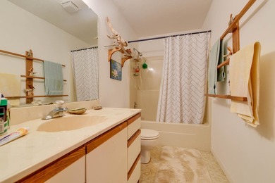 Excellent Investment Opportunity! Classic waterfront home in - photo 14