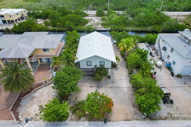 Excellent Investment Opportunity! Classic waterfront home in - photo 26