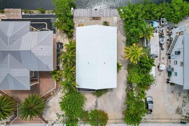 Excellent Investment Opportunity! Classic waterfront home in - photo 30