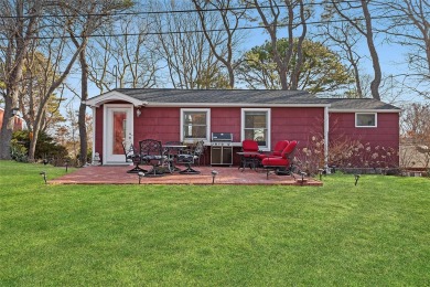 (private lake, pond, coastal) Home For Sale in Hampton Bays New York