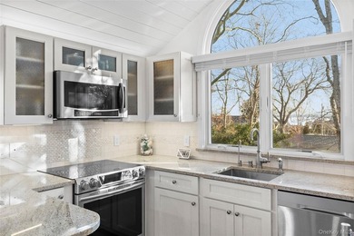 Indulge in the quintessential Hampton lifestyle at this - photo 7